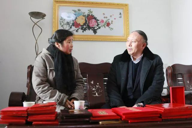 向他致敬！倒在扶貧攻堅一線的工會好干部胡學(xué)發(fā)