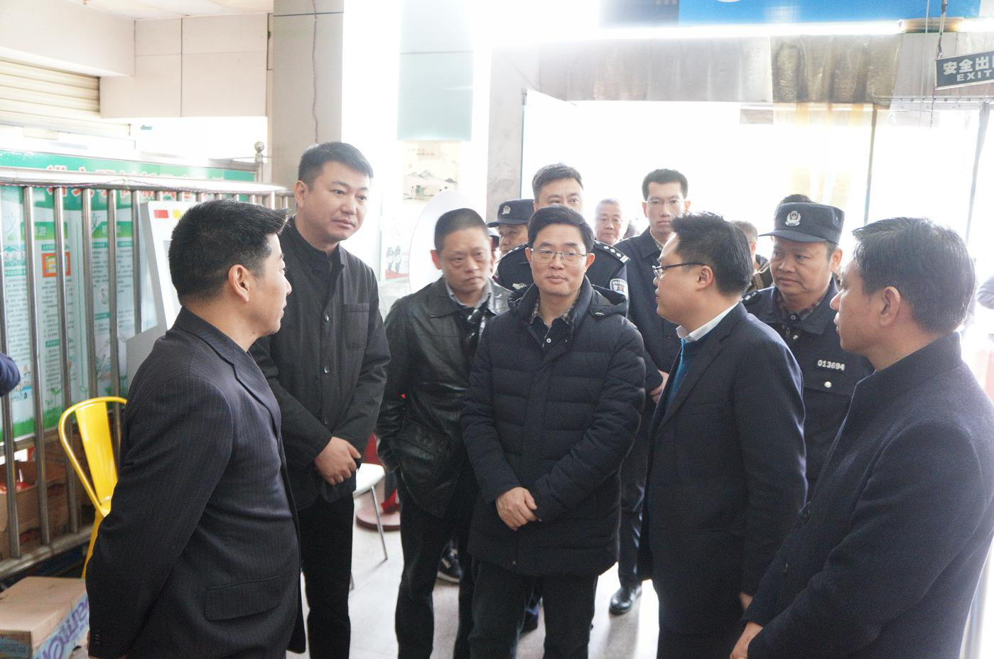 南昌市委常委、市政法委書記劉家富視察徐坊車站春運(yùn)工作