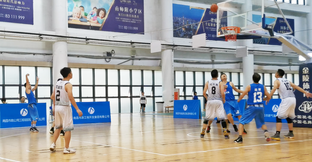 再下一城！江西長運(yùn)籃球隊?wèi)?zhàn)勝市政開發(fā)籃球隊