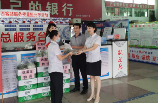 送清涼送健康，省交通工會領(lǐng)導(dǎo)慰問一線員工