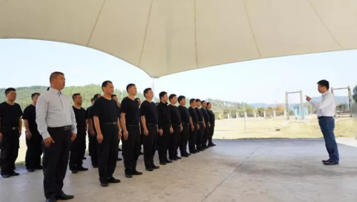 鷹潭長(zhǎng)運(yùn)、公交組建防恐維穩(wěn)應(yīng)急隊(duì)并開(kāi)展拓展訓(xùn)練