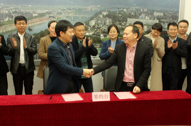 景德鎮(zhèn)長運與中郵集團(tuán)景德鎮(zhèn)分公司簽訂戰(zhàn)略合作協(xié)議