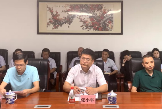 張小平、吳隼一行蒞臨吉安長運(yùn)、吉安公交檢查指導(dǎo)工作