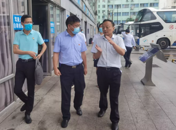 張小平一行督導(dǎo)都市城際公交安全、文明創(chuàng)建、疫情防控及黨史學(xué)習(xí)教育工作