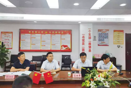 創(chuàng)新經(jīng)營(yíng) || 上饒汽運(yùn)通過(guò)上饒市城鄉(xiāng)高效配送專(zhuān)項(xiàng)行動(dòng)現(xiàn)場(chǎng)評(píng)審會(huì)答辯