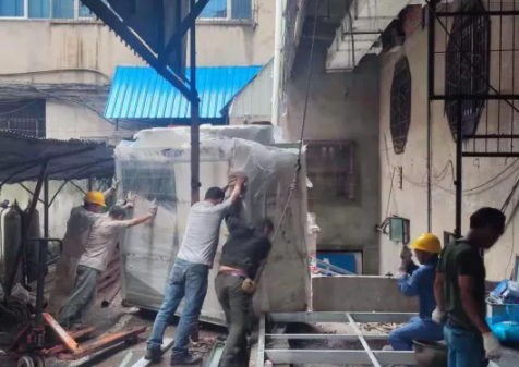 我為群眾辦實事 || 長運物業(yè)：及時更換中央空調 保障商戶安然度夏