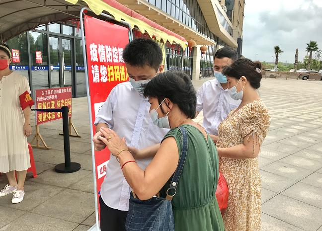 鄱陽長(zhǎng)運(yùn)   盡己所能  圖片  共克時(shí)艱