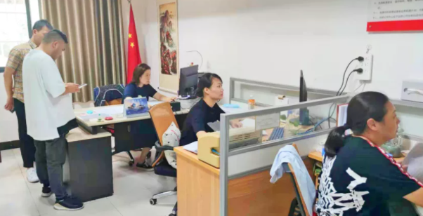 長運(yùn)出租：開展駕駛員“一站式”服務(wù)