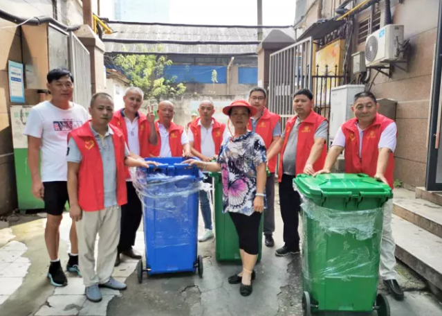 長鴻物業(yè):倡導垃圾分類 助力文明創(chuàng)建