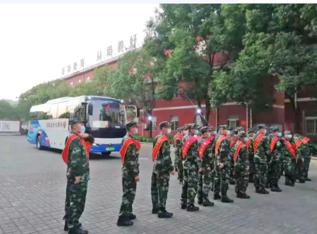 馬鞍山長(zhǎng)客圓滿完成新生入校、學(xué)生實(shí)習(xí)、新兵入伍運(yùn)輸任務(wù)