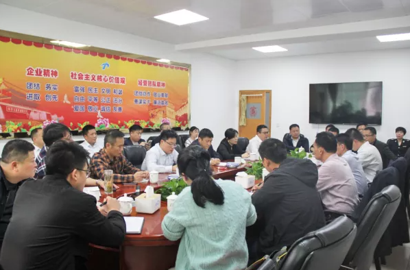 江西長(zhǎng)運(yùn)前往贛州新世紀(jì)開展  定制客運(yùn)業(yè)務(wù)交流學(xué)習(xí)   占梁帶隊(duì)