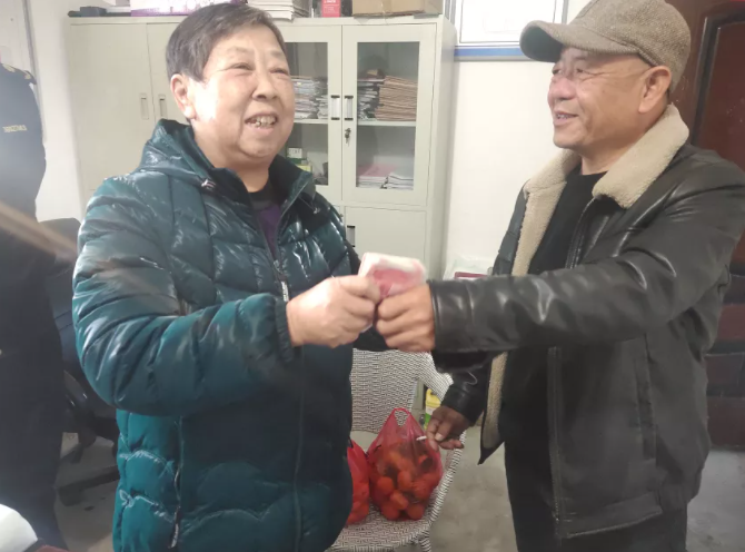 景德鎮(zhèn)長(zhǎng)運(yùn)：駕駛員拾金不昧受稱贊