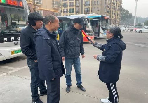 吉安公交持續(xù)開展駕駛員崗前酒精、血壓測試