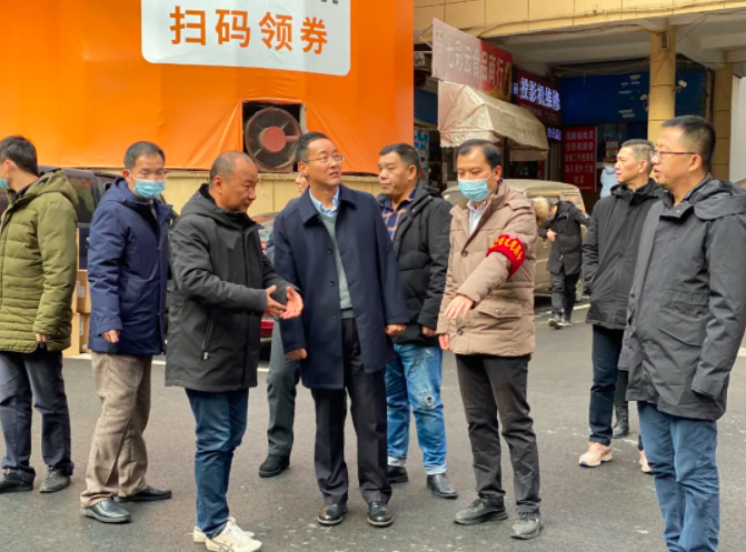 穆孫祥檢查指導(dǎo)長(zhǎng)運(yùn)物業(yè)、徐坊客運(yùn)站文明創(chuàng)建等工作