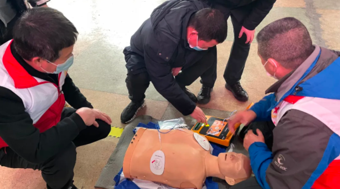 上饒汽運(yùn)：自動體外除顫儀入駐上饒汽運(yùn)客運(yùn)中心站