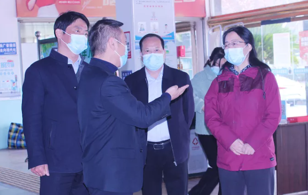 張春曉蒞臨景德鎮(zhèn)長(zhǎng)運(yùn)西客站檢查指導(dǎo)春運(yùn)和疫情防控工作