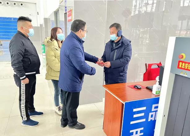 江西長運(yùn)多家子公司開展慰問困難職工活動