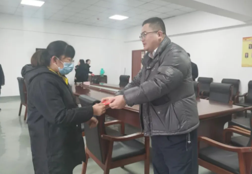 江西長運(yùn)多家子公司開展慰問困難職工活動