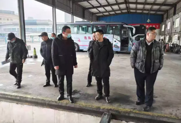 占梁一行到九江長運(yùn)督查春運(yùn)安全生產(chǎn)工作