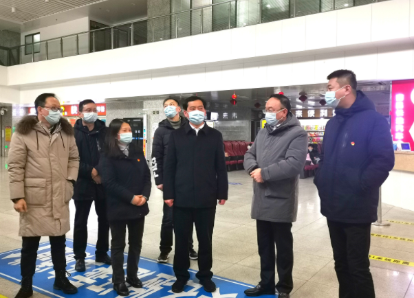 萬義輝一行督導(dǎo)南昌長途汽車站安全生產(chǎn)、疫情防控工作 胡維泉陪同