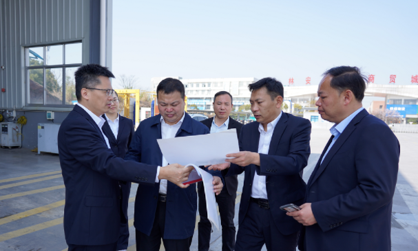 鷹潭市交通局領(lǐng)導(dǎo)蒞臨鷹潭長(zhǎng)運(yùn)、鷹潭公交調(diào)研指導(dǎo)   肖良芝陪同