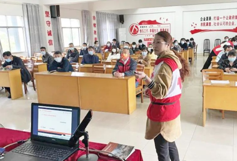 新余公交  新余長運(yùn)   聯(lián)合開展“珍惜生命、守護(hù)安全”紅十字應(yīng)急救護(hù)員培訓(xùn)