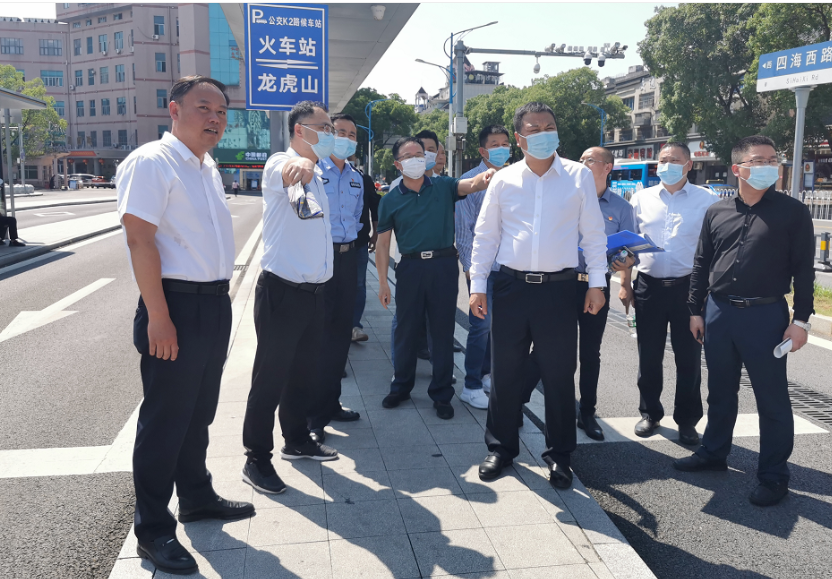 鷹潭公交 協(xié)調(diào)優(yōu)化火車站公交?？奎c(diǎn)    助力消除交通安全隱患