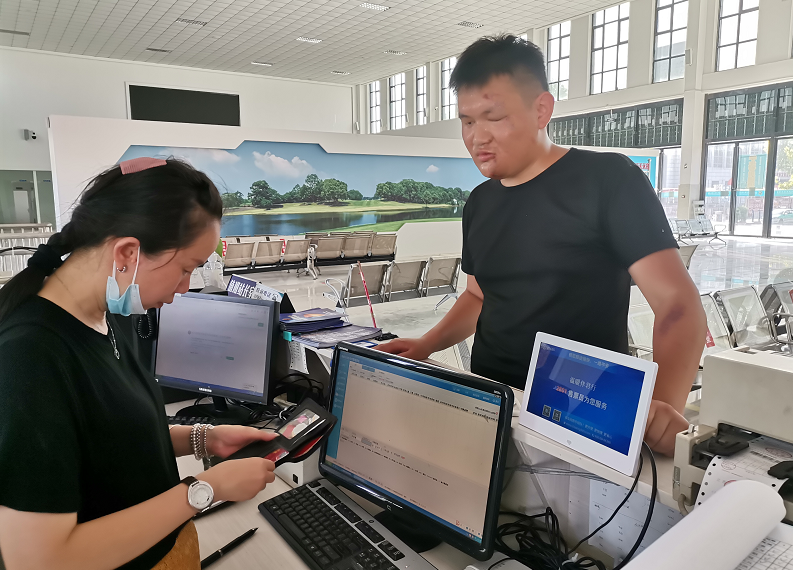 九江長(zhǎng)運(yùn)  輾轉(zhuǎn)尋找失主  錢包失而復(fù)得