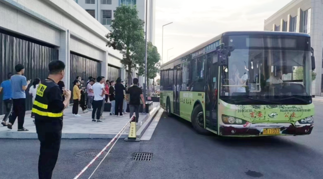 吉安長(zhǎng)運(yùn)、公交：通勤包車 轉(zhuǎn)型升級(jí)新亮點(diǎn)