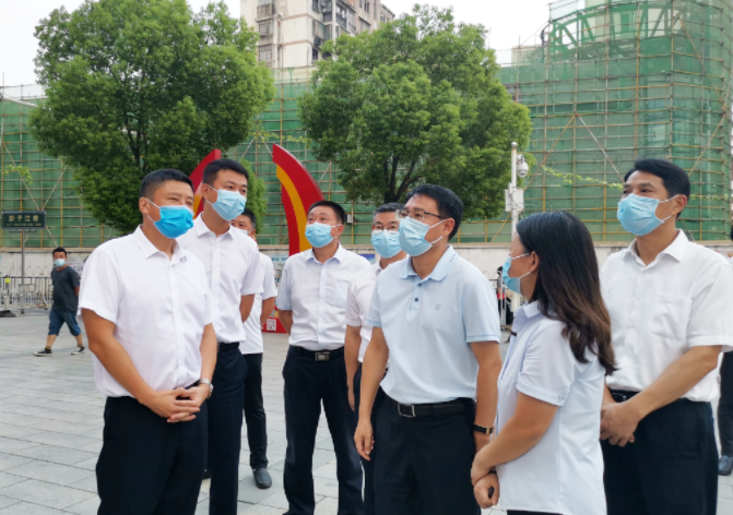 江新洪一行深入南昌長途汽車站督導(dǎo)疫情防控、文明創(chuàng)建工作 占梁陪同