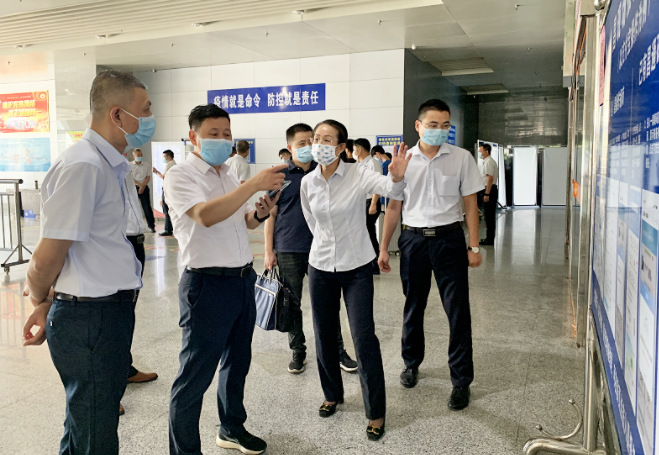 都市城際公交：市交通局、市道路運輸服務(wù)中心領(lǐng)導督導南昌長途汽車西站疫情防控工作