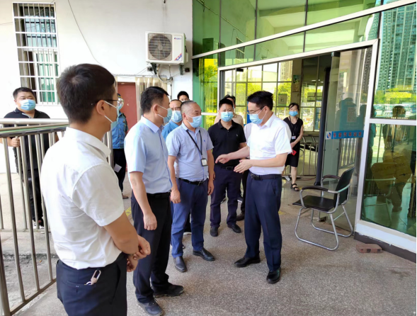 撫州長(zhǎng)運(yùn) 市委常委統(tǒng)戰(zhàn)部領(lǐng)導(dǎo)檢查樂安分公司疫情防控工作