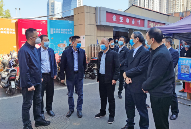 黃俊深入長運(yùn)物業(yè)督導(dǎo)安全生產(chǎn)、疫情防控工作