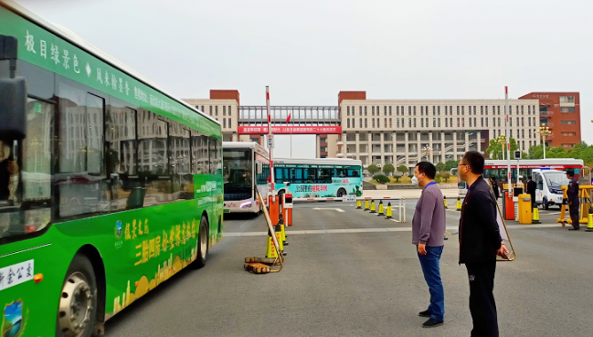 新余公交 百輛公交點(diǎn)對點(diǎn)接送“教資”考生