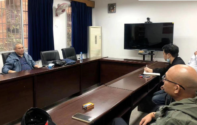 戴豪贛督導(dǎo)長鴻物業(yè)社區(qū)移交、信訪維穩(wěn)及疫情防控工作