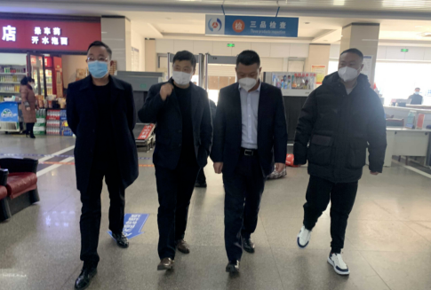 占梁督導(dǎo)南昌長(zhǎng)途汽車西站、徐坊客運(yùn)站春運(yùn)工作
