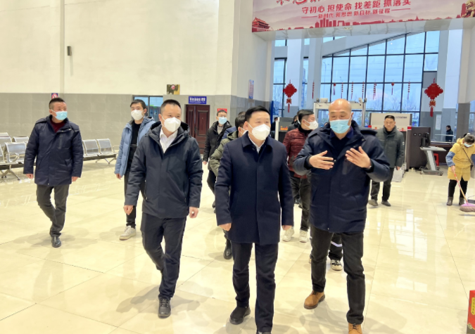 縣委副書記、縣長(zhǎng)王宗華檢查指導(dǎo)鄱陽(yáng)長(zhǎng)運(yùn)春運(yùn)工作