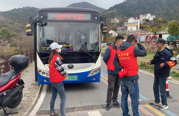 馬鞍山長(zhǎng)客:當(dāng)涂長(zhǎng)客開(kāi)行“桃花節(jié)”專線 助力游客踏春賞花