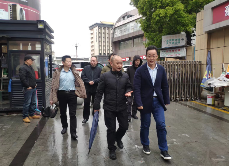 穆孫祥督導長運物業(yè)、都市城際公交文明創(chuàng)建工作