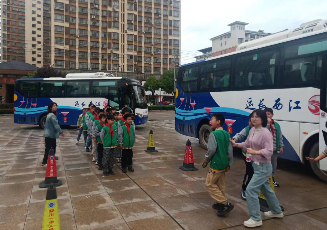 撫州長運:全面發(fā)力 圓滿完成大型運輸任務