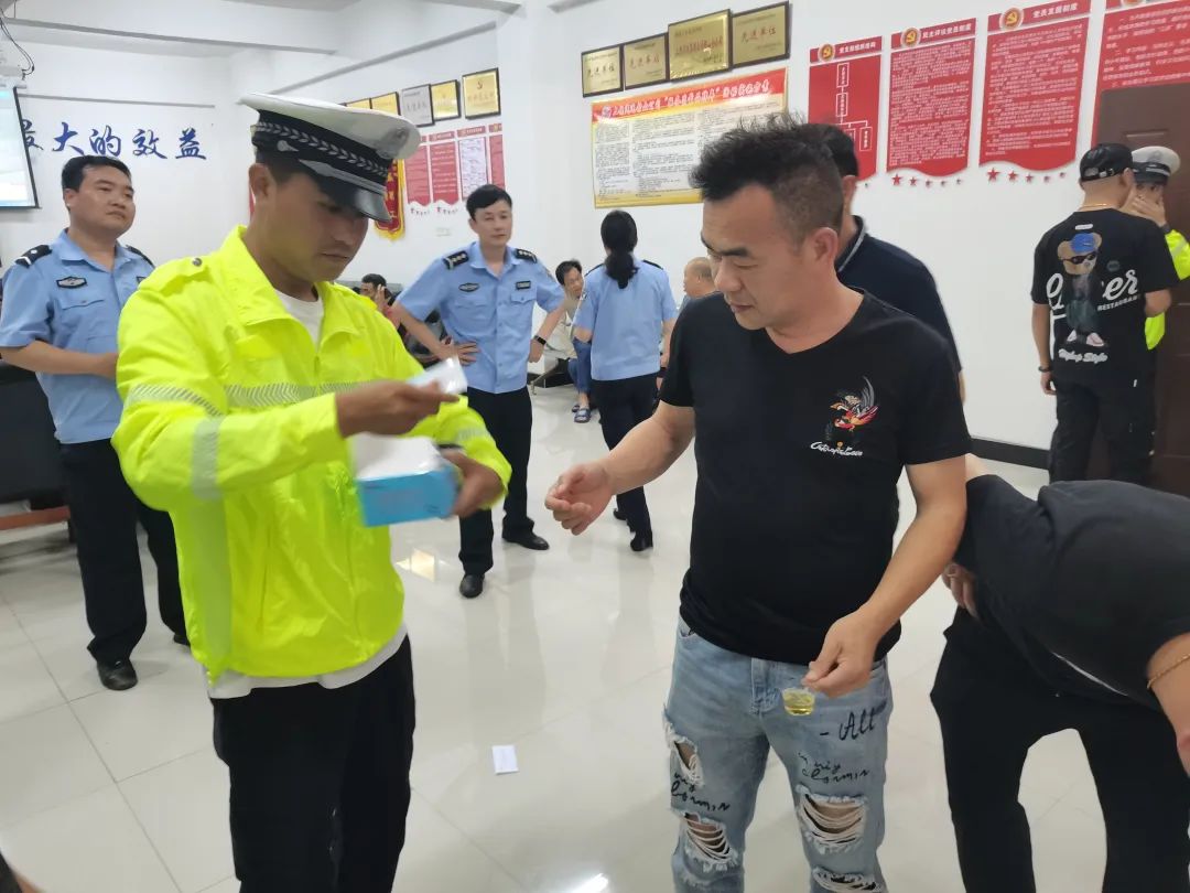 上饒汽運(yùn):鉛山公司開展駕駛員“毒品”尿檢專項(xiàng)行動