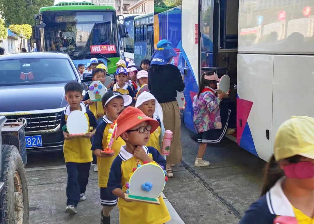 撫州長運(yùn):迎六一 助研學(xué)