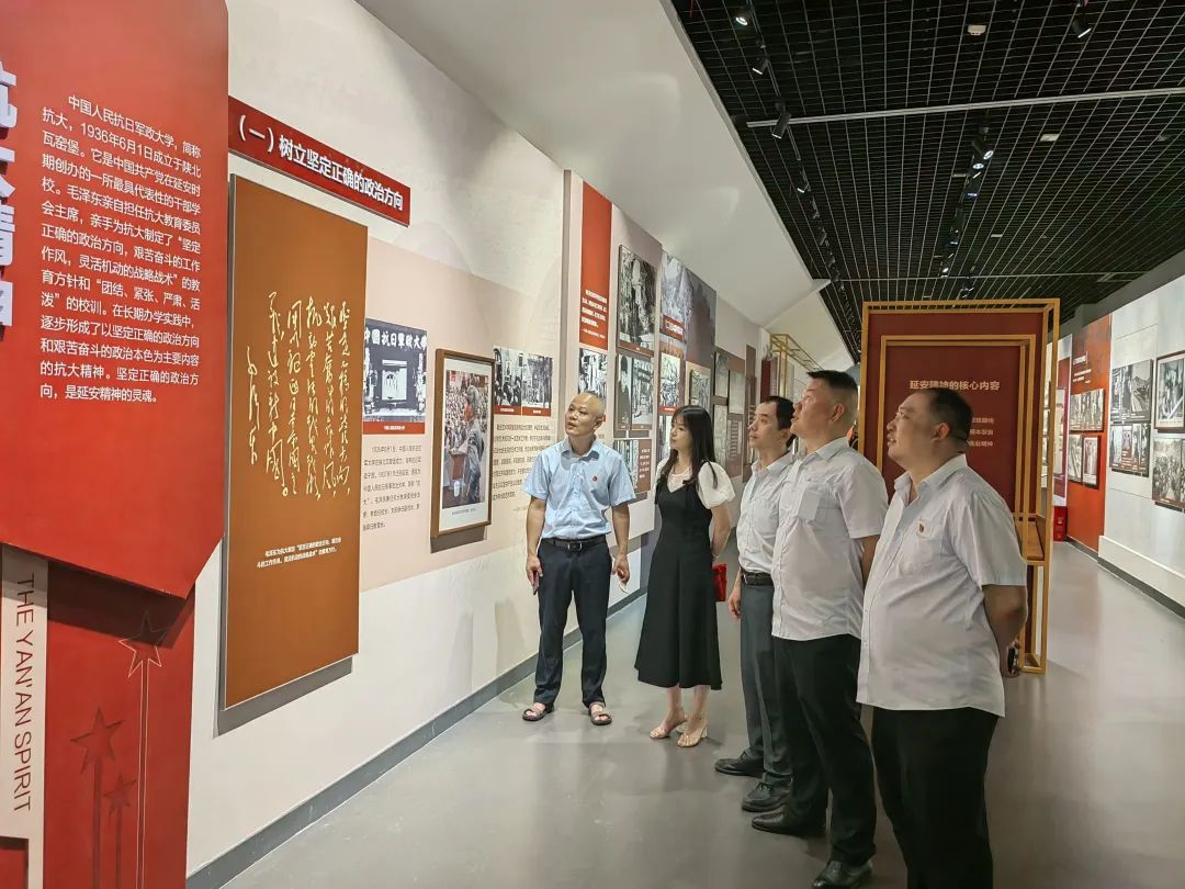 九江長運(yùn):開展“弘揚(yáng)延安精神 勇?lián)鷷r代使命”主題黨日活動