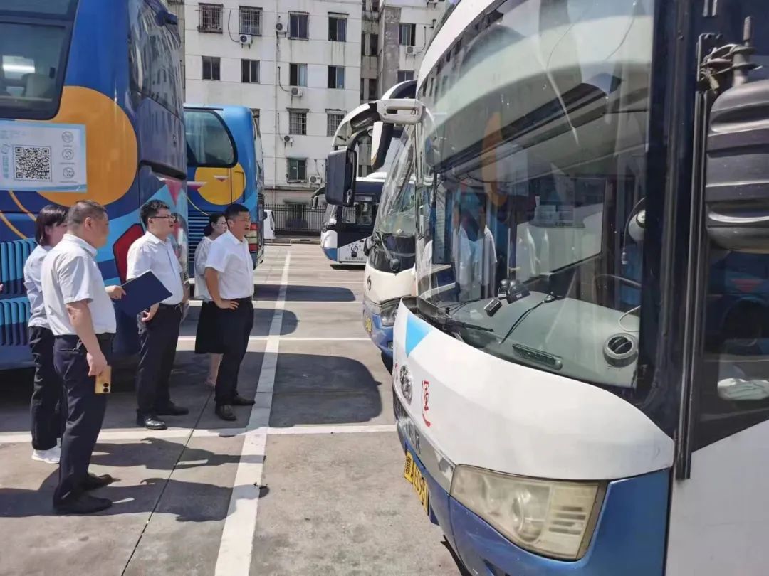 江西長(zhǎng)運(yùn)開(kāi)展服務(wù)質(zhì)量常態(tài)化專項(xiàng)檢查工作