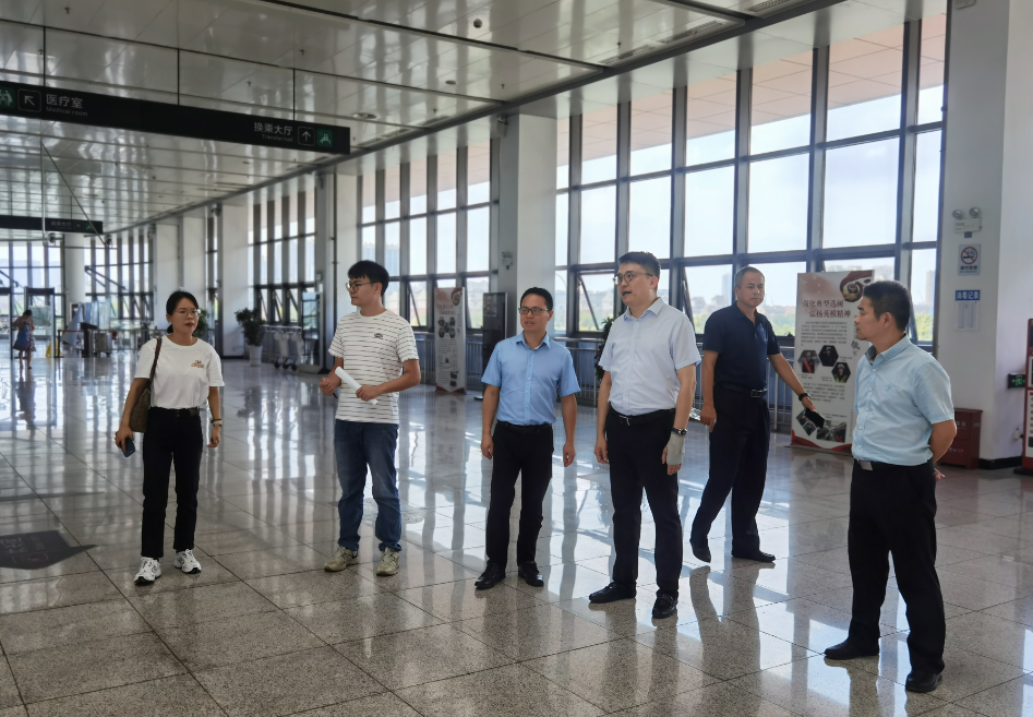 馬鞍山長(zhǎng)客 省交通運(yùn)輸廳城鄉(xiāng)公交一體化示范縣考核組到馬鞍山汽車客運(yùn)站檢查指導(dǎo)工作