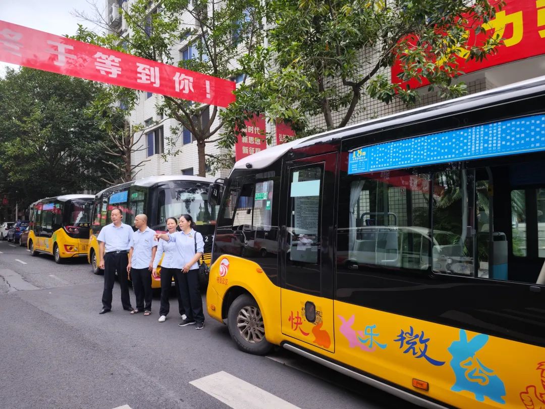 吉安公交:護航開學季 公交在行動