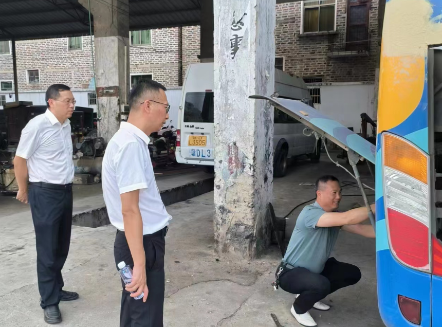 胡君華一行赴永新公司調(diào)研生產(chǎn)經(jīng)營(yíng)和督導(dǎo)檢查安全生產(chǎn)工作