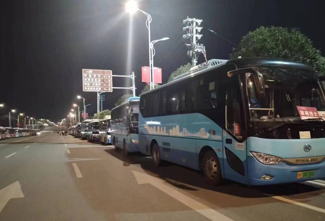 景德鎮(zhèn)長(zhǎng)運(yùn)：浮梁公交圓滿完成“草莓音樂節(jié)”應(yīng)急救援保障工作