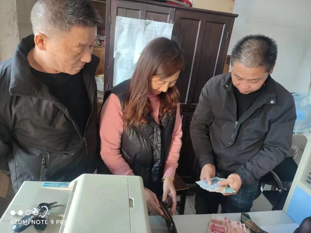 吉安公司：拾金不昧！這位駕駛員好樣的！