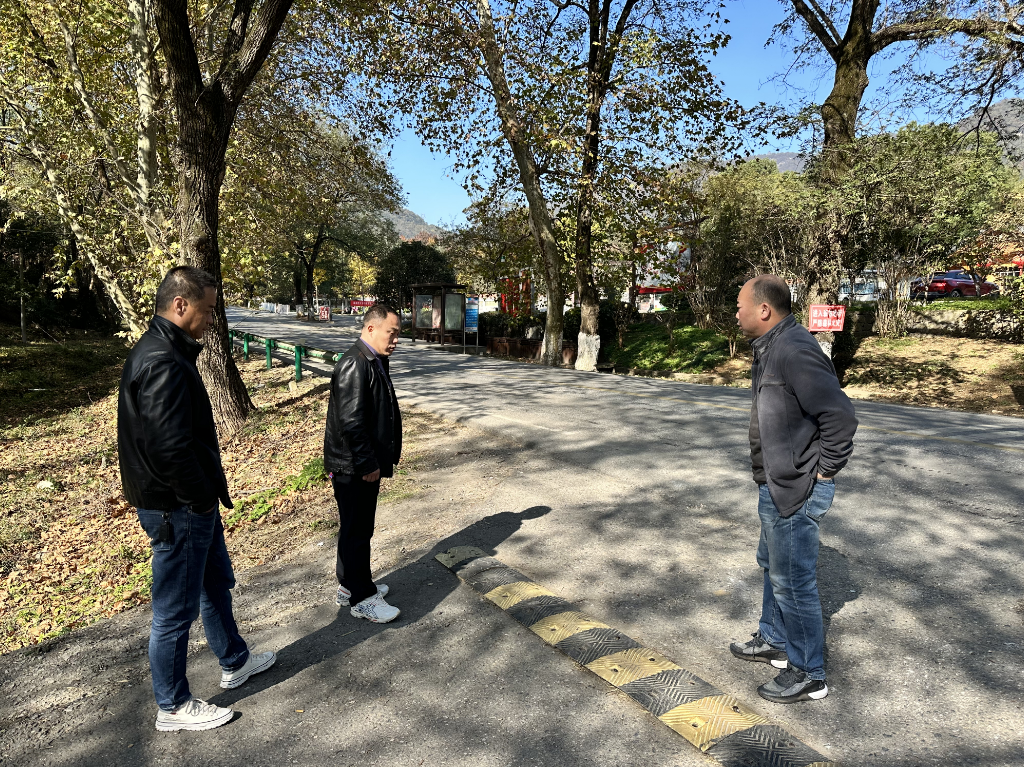 ?馬鞍山長客：含山長運(yùn)對重點(diǎn)路段開展風(fēng)險(xiǎn)再排查